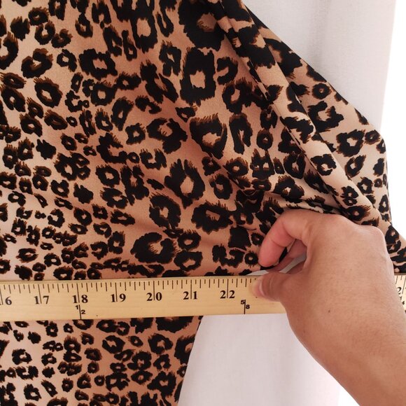 Uncommon Job Women Leopard Print 3/4 Sleeve Button V Neck Crop Blouse Size M - Picture 5 of 16